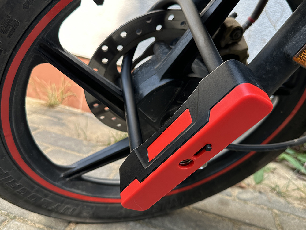 kvalitný zámok na motocykel a bicykel